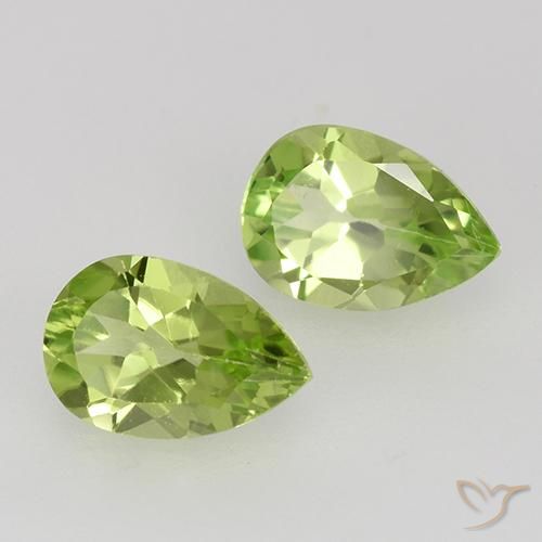 Gemme di Peridoto Verde chiaro e vivace naturale da 0.93 ct, Forma a pera, VVS-VS