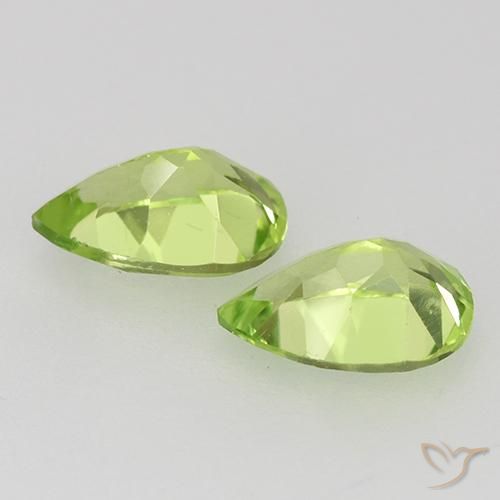 Gemme di Peridoto Verde chiaro e vivace naturale da 0.93 ct, Forma a pera, VVS-VS