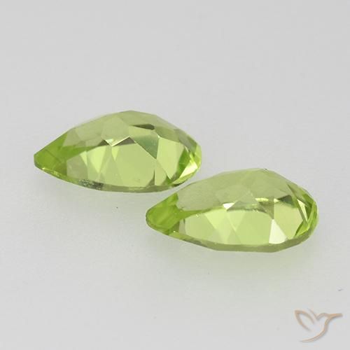 Gemme di Peridoto Verde chiaro e vivace naturale da 0.80 ct, Forma a pera, VVS-VS