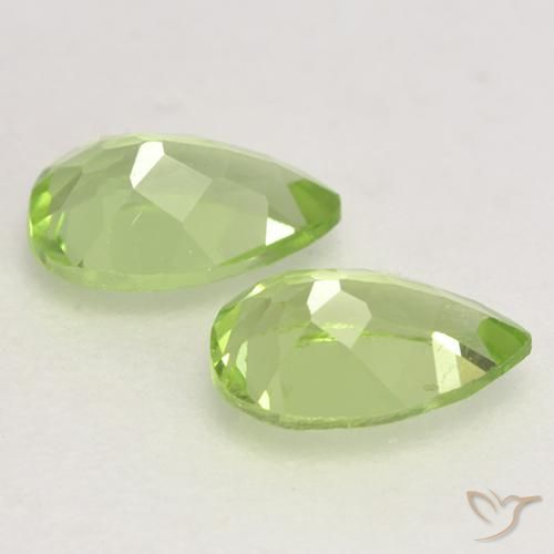 Gemme di Peridoto Verde chiaro e vivace naturale da 0.89 ct, Forma a pera, VVS-VS