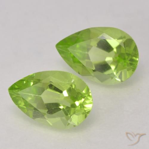 Gemme di Peridoto Verde chiaro e vivace naturale da 0.84 ct, Forma a pera, VVS-VS