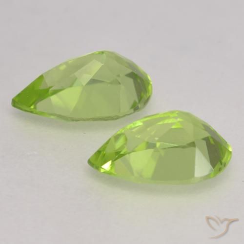Gemme di Peridoto Verde chiaro e vivace naturale da 0.84 ct, Forma a pera, VVS-VS