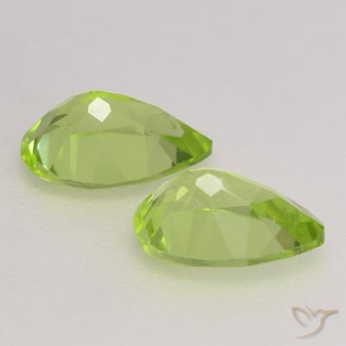 Gemme di Peridoto Verde medio naturale da 0.84 ct, Forma a pera, VVS-VS