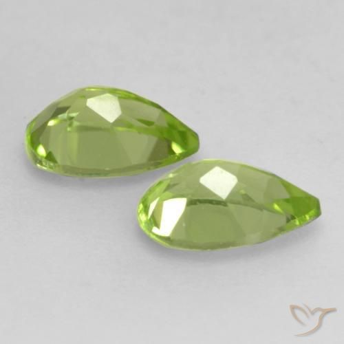 Gemme di Peridoto Verde chiaro e vivace naturale da 0.86 ct, Forma a pera, VVS-VS