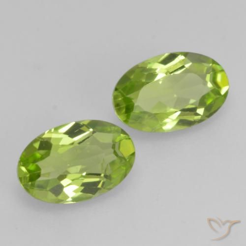 Gemme di Peridoto Verde acceso naturale da 0.94 ct, Ovale, VS