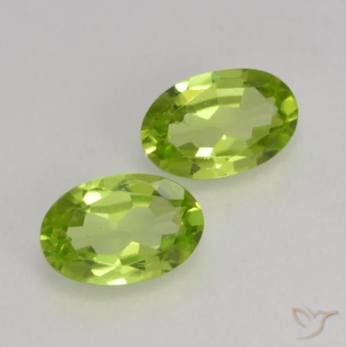 Gemme di Peridoto Verde acceso naturale da 0.98 ct, Ovale, VS