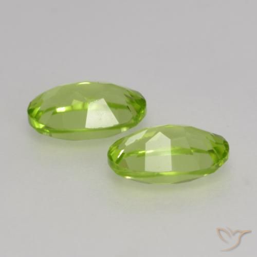 Gemme di Peridoto Verde acceso naturale da 0.98 ct, Ovale, VS
