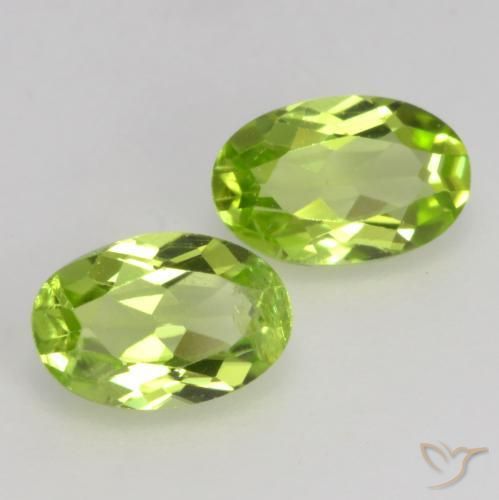 Gemme di Peridoto Verde medio naturale da 0.98 ct, Ovale, VS