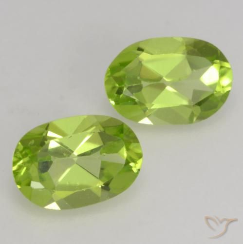 Gemme di Peridoto Verde acceso naturale da 1.10 ct, Ovale, VS