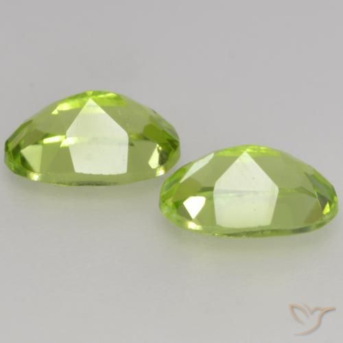 Gemme di Peridoto Verde acceso naturale da 1.10 ct, Ovale, VS