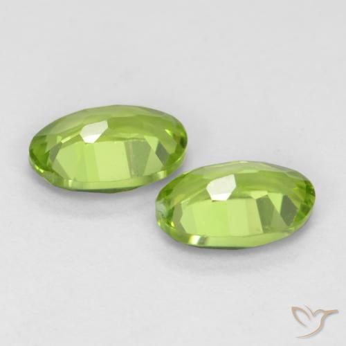 Gemme di Peridoto Verde acceso naturale da 0.97 ct, Ovale, VS