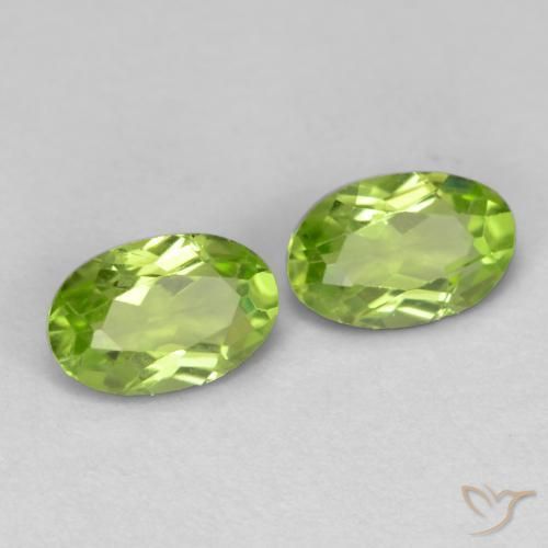 Gemme di Peridoto Verde chiaro e vivace naturale da 0.97 ct, Ovale, VS