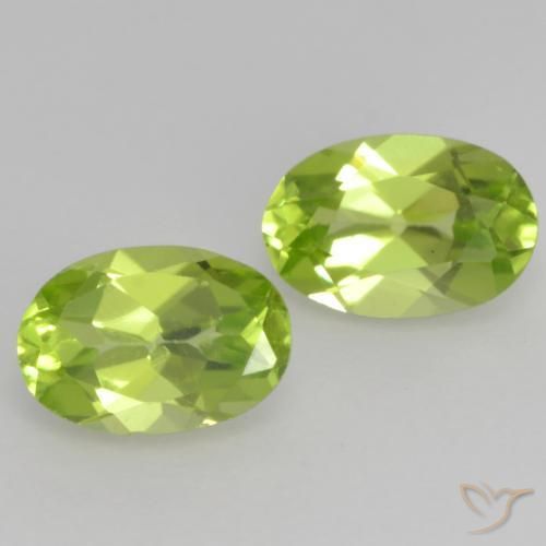 Gemme di Peridoto Verde chiaro e vivace naturale da 0.94 ct, Ovale, VS