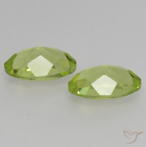 Gemme di Peridoto Verde chiaro e vivace naturale da 0.97 ct, Ovale, VS