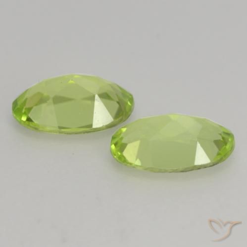 Gemme di Peridoto Verde chiaro e vivace naturale da 0.84 ct, Ovale, VS