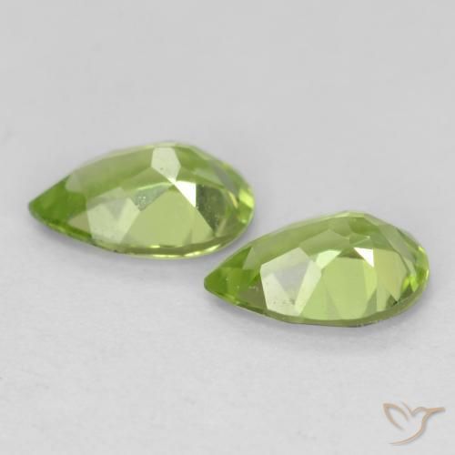 Gemme di Peridoto Verde chiaro e vivace naturale da 0.83 ct, Forma a pera, VVS-VS