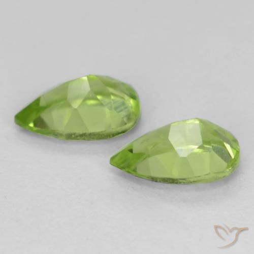 Gemme di Peridoto Verde chiaro e vivace naturale da 0.93 ct, Forma a pera, VVS-VS