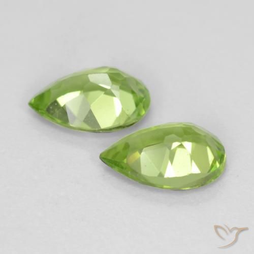 Gemme di Peridoto Verde chiaro e vivace naturale da 0.84 ct, Forma a pera, VVS-VS