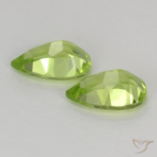 Gemme di Peridoto Verde medio naturale da 0.91 ct, Forma a pera, VVS-VS
