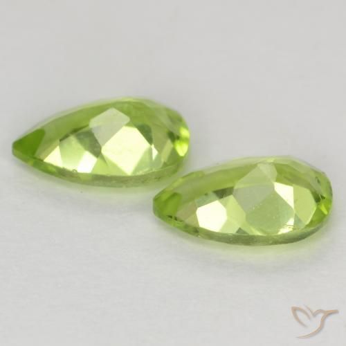 Gemme di Peridoto Verde medio naturale da 0.92 ct, Forma a pera, VVS-VS