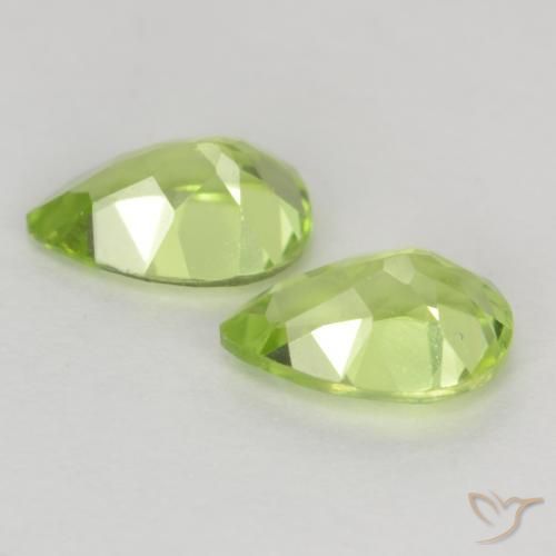 Gemme di Peridoto Verde chiaro e vivace naturale da 0.98 ct, Forma a pera, VVS-VS