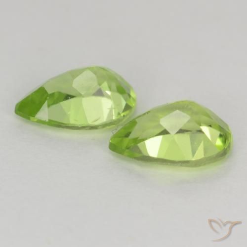 Gemme di Peridoto Verde chiaro e vivace naturale da 0.87 ct, Forma a pera, VVS-VS