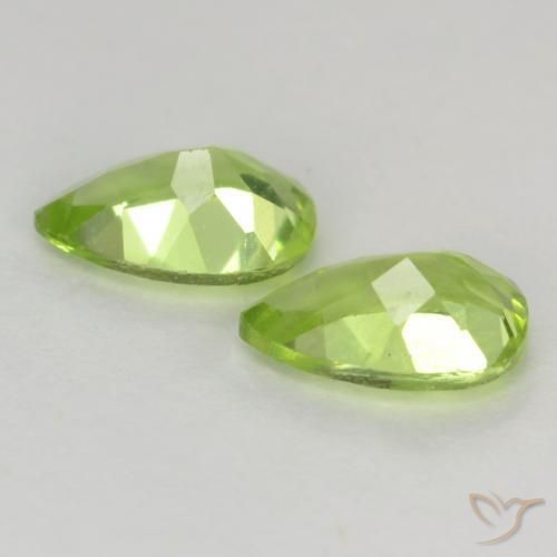 Gemme di Peridoto Verde chiaro e vivace naturale da 0.87 ct, Forma a pera, VVS-VS