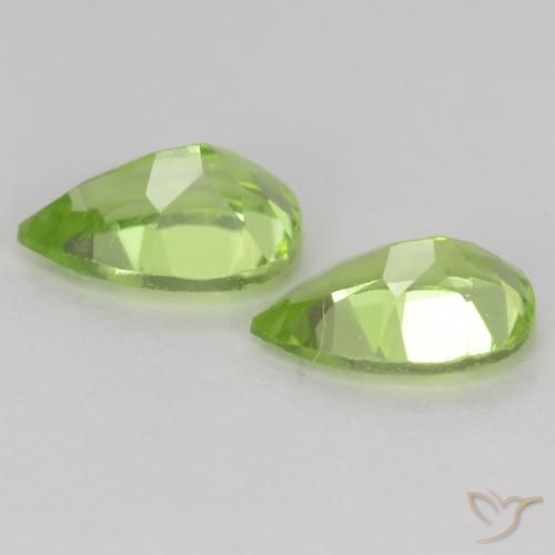 Gemme di Peridoto Verde chiaro e vivace naturale da 0.89 ct, Forma a pera, VVS-VS