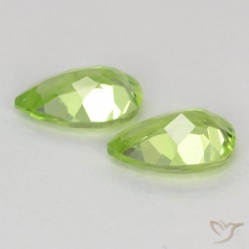 Gemme di Peridoto Verde chiaro e vivace naturale da 0.89 ct, Forma a pera, VVS-VS