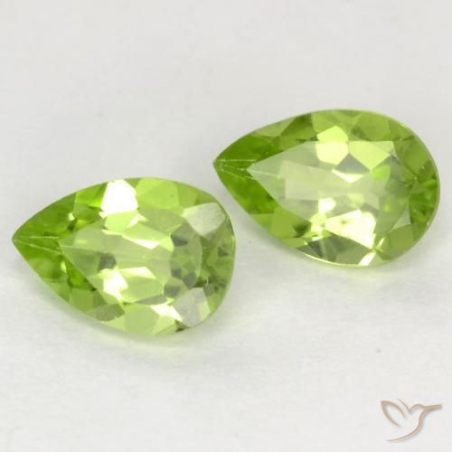 Gemme di Peridoto Verde chiaro naturale da 0.87 ct, Forma a pera, VVS-VS