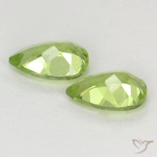 Gemme di Peridoto Verde chiaro e vivace naturale da 0.89 ct, Forma a pera, VVS-VS