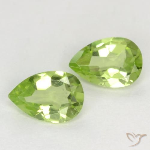 Gemme di Peridoto Verde chiaro naturale da 0.69 ct, Forma a pera, VVS-VS