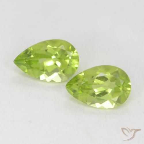 Gemme di Peridoto Verde giallastro vivace naturale da 0.90 ct, Forma a pera, VVS-VS