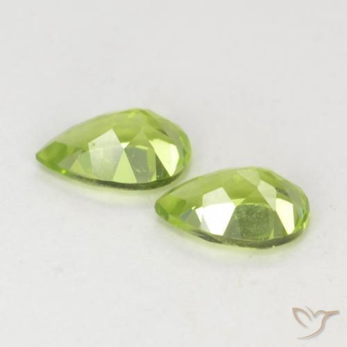 Gemme di Peridoto Verde giallastro vivace naturale da 0.90 ct, Forma a pera, VVS-VS