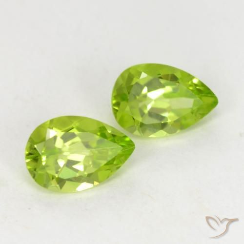 Gemme di Peridoto Verde giallastro vivace naturale da 0.93 ct, Forma a pera, VVS-VS