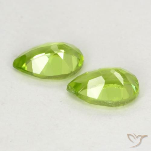 Gemme di Peridoto Verde chiaro e vivace naturale da 0.96 ct, Forma a pera, VVS-VS