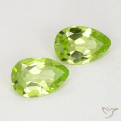 Gemme di Peridoto Verde chiaro naturale da 0.77 ct, Forma a pera, VVS-VS