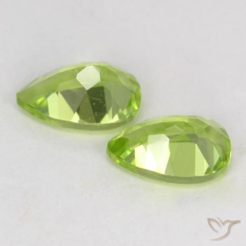 Gemme di Peridoto Verde chiaro e vivace naturale da 0.90 ct, Forma a pera, VVS-VS
