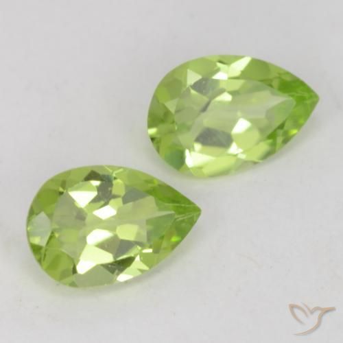 Gemme di Peridoto Verde chiaro e vivace naturale da 0.83 ct, Forma a pera, VVS-VS
