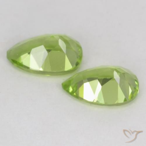 Gemme di Peridoto Verde chiaro e vivace naturale da 0.93 ct, Forma a pera, VVS-VS