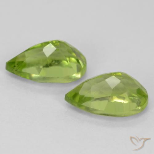 Gemme di Peridoto Verde chiaro e vivace naturale da 0.97 ct, Forma a pera, VVS-VS