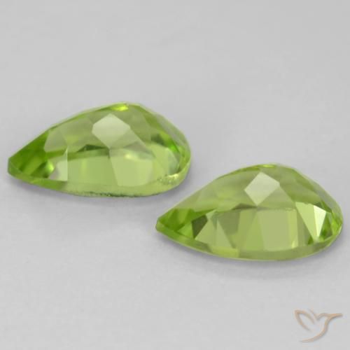 Gemme di Peridoto Verde chiaro e vivace naturale da 0.90 ct, Forma a pera, VVS-VS
