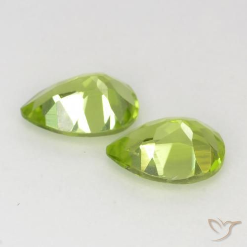 Gemme di Peridoto Verde medio naturale da 0.93 ct, Forma a pera, VVS-VS