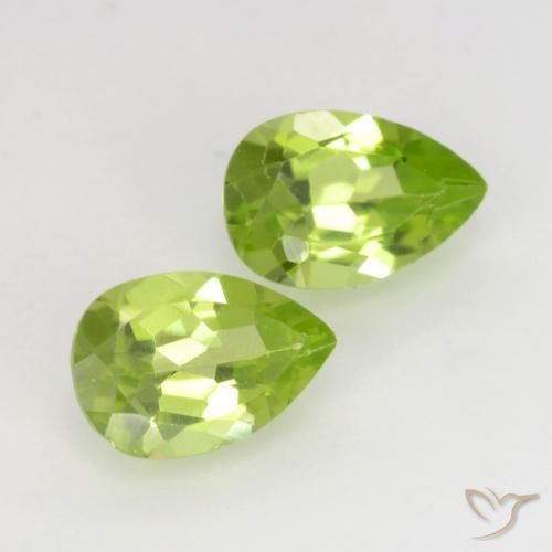 Gemme di Peridoto Verde acceso naturale da 0.93 ct, Forma a pera, VVS-VS