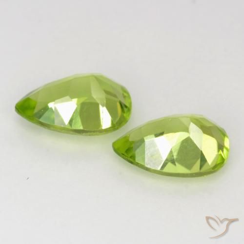 Gemme di Peridoto Verde acceso naturale da 0.93 ct, Forma a pera, VVS-VS