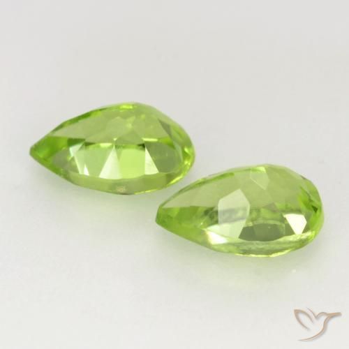 Gemme di Peridoto Verde chiaro e vivace naturale da 0.96 ct, Forma a pera, VVS-VS