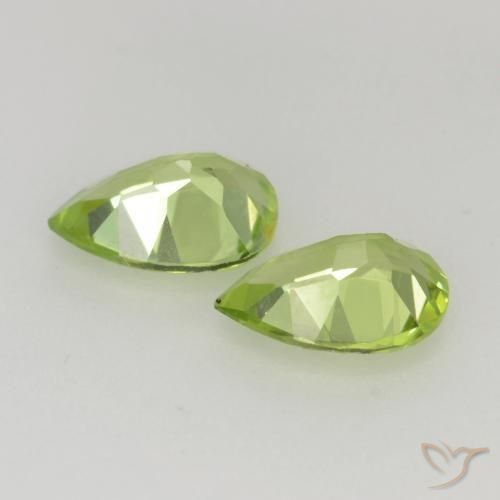 Gemme di Peridoto Verde chiaro e vivace naturale da 0.75 ct, Forma a pera, VVS-VS