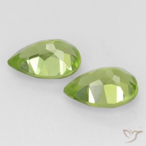 Gemme di Peridoto Verde chiaro e vivace naturale da 0.91 ct, Forma a pera, VVS-VS
