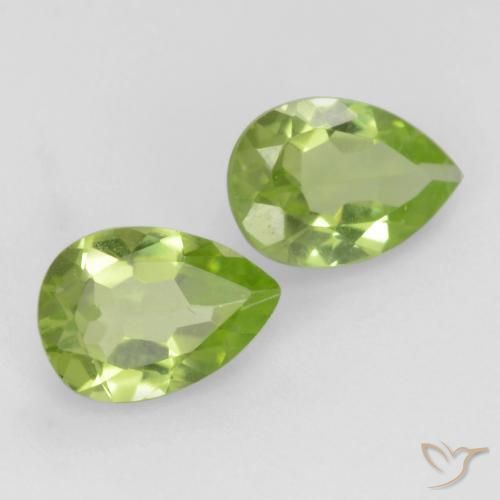 Gemme di Peridoto Verde chiaro e vivace naturale da 0.74 ct, Forma a pera, VVS-VS