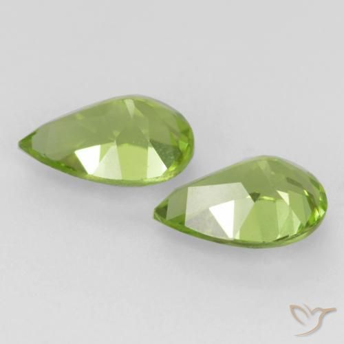 Gemme di Peridoto Verde chiaro e vivace naturale da 0.89 ct, Forma a pera, VVS-VS